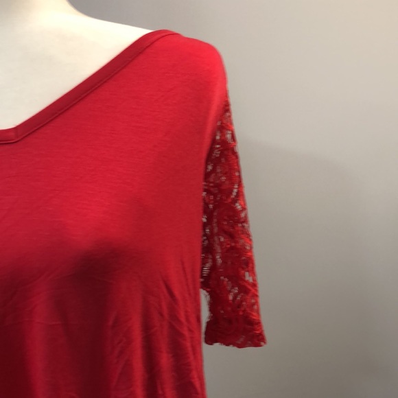 Red blouse - Picture 3 of 4